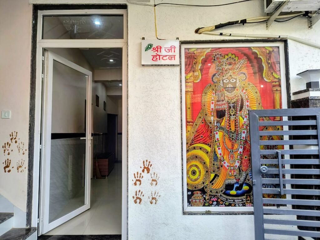 Stay Close to Banke Bihari Temple – Discover Premium Comfort at Hotel Shree Jee